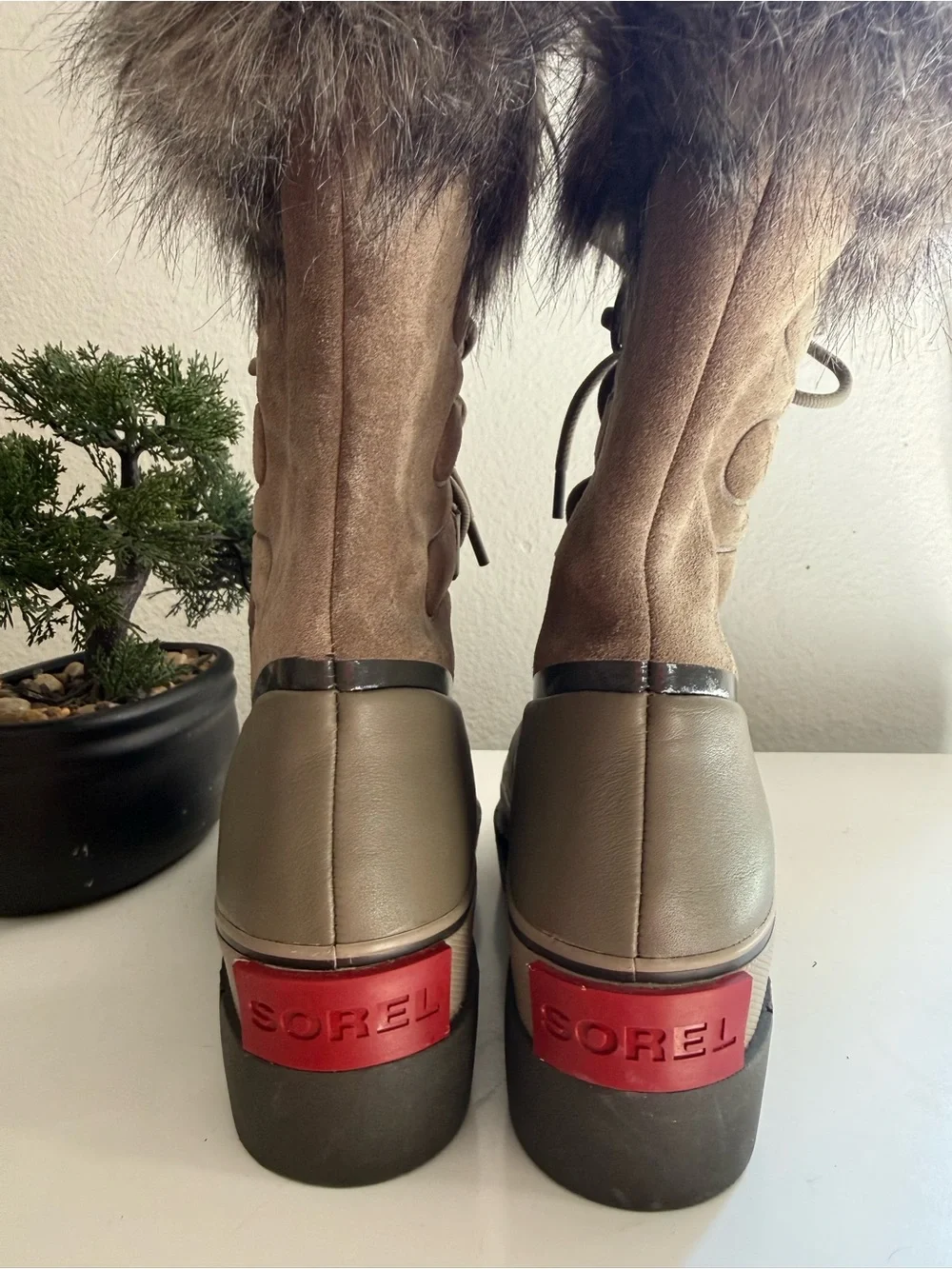 Sorel Joan of arctic Next Women size 8 sage  and Brown Faux-Fur Winter Boots